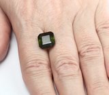 Крупный травянисто-зеленый турмалин 5,45 карата