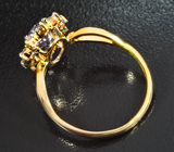 Золотое кольцо с зултанитом 1,38 карата и лейкосапфирами