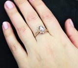 Золотое кольцо с зултанитом 1,38 карата и лейкосапфирами