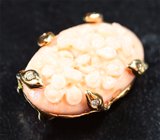 Золотой кулон с крупным резным solid кораллом 10,74 карата и бриллиантами Золото