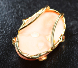 Золотой кулон с крупным резным solid кораллом 10,74 карата и бриллиантами