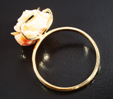 Золотое кольцо с резным solid кораллом 6,89 карата и бриллиантами Золото