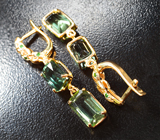 Крупные золотые серьги с чистейшими «неоновыми» апатитами 9,39 карата и цаворитами