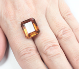 Крупный желтовато-оранжевый турмалин 12,17 карата