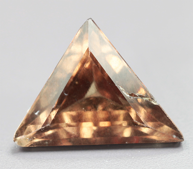 Редкая огранка! Гранат со сменой цвета 1,17 карата