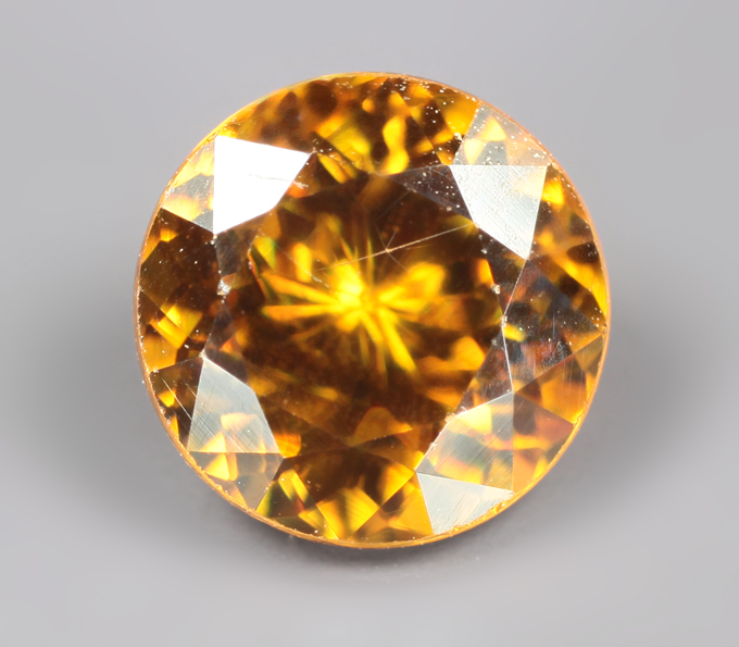 Насыщенно-желтый сфен 1,13 карата