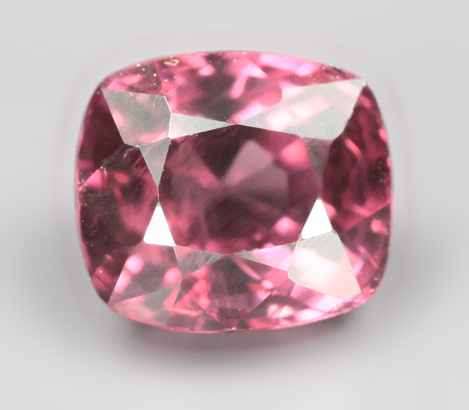 Красная шпинель 1,03 карата