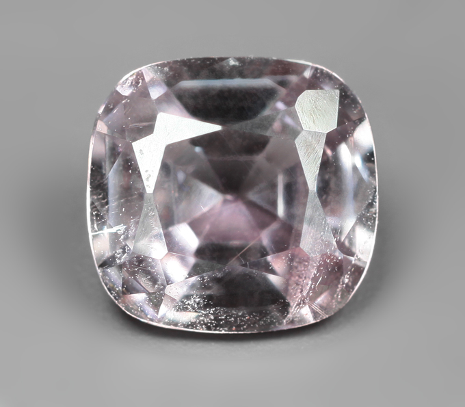 Зултанит 1,19 карата