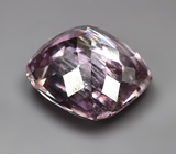 Крупный зултанит 5,59 карата