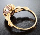 Золотое кольцо с титановой жемчужиной 3,14 карата и лавандовыми сапфирами