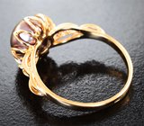 Золотое кольцо с титановой жемчужиной 3,14 карата и лавандовыми сапфирами Золото