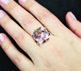 Золотое кольцо с крупным аметрином 11,02 карата, аметистами и желтыми сапфирами