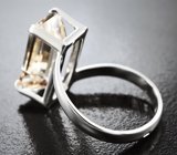 Кольцо cо скаполитом высокой чистоты со сменой цвета 4,94 карата