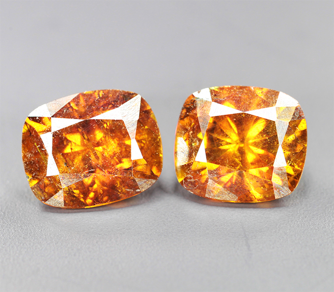 Высокая дисперсия! Пара золотистых сфалеритов 2,2 карата