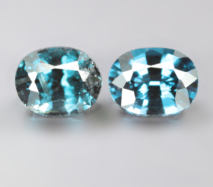 Пара насыщенно-синих шпинелей 0,67 карата