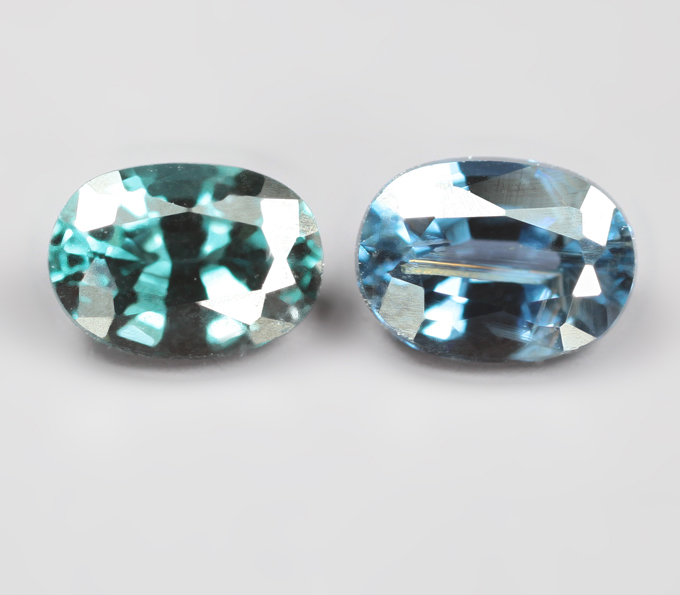 Пара насыщенных шпинелей 0,71 карата