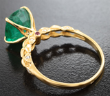 Золотое кольцо с ярким насыщенным уральским изумрудом 2,95 карата, сапфирами и бриллиантами Золото