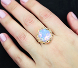 Золотое кольцо с уникальным крупным полупрозрачным опалом 7,98 карата и бриллиантами Золото