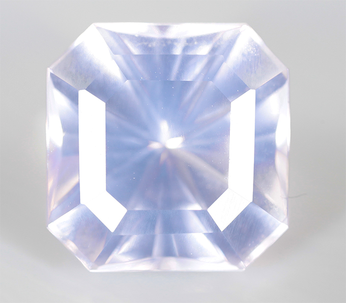 Лавандовый аметист авторской огранки 3,98 карата