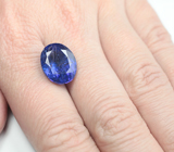 Крупный яркий танзанит 12,14 карата 