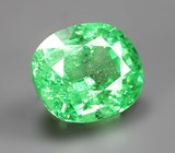 «Неоновый» цаворит 2,03 карата