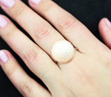 Золотое кольцо с крупной резной белоснежной морской жемчужиной Edison 17,45 карата и цирконами