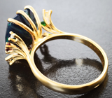 Золотое кольцо с ограненным черным опалом 3,8 карата, цаворитом, красным сапфиром и бриллиантами