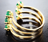 Золотое кольцо с сочно-зелеными уральскими изумрудами 1,55 карата