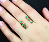 Золотое кольцо с сочно-зелеными уральскими изумрудами 1,55 карата