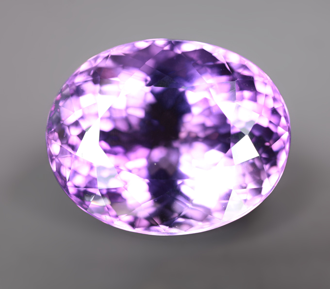 Чистейший крупный уругвайский аметист 20 карат