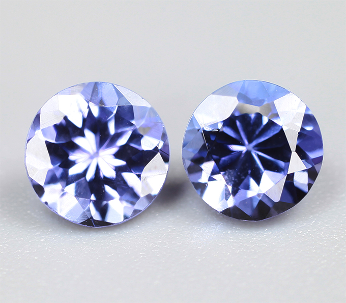 Пара чистейших танзанитов 1,01 карата