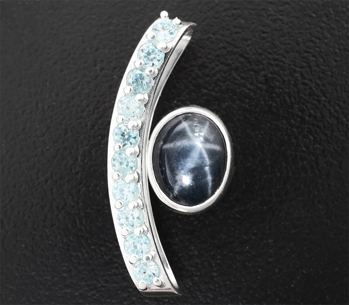 Кулон со звездчатым сапфиром 2,82 карата и цирконами