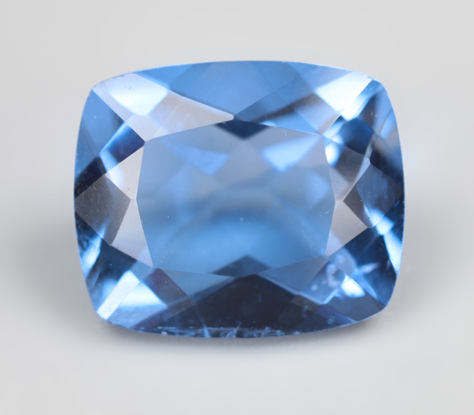 Флюорит со сменой цвета 6,45 карата