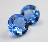 Крупная пара флюоритов со сменой цвета 12,1 карата 