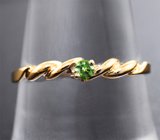 Золотое кольцо с ярким уральским демантоидом гранатом 0,07 карата