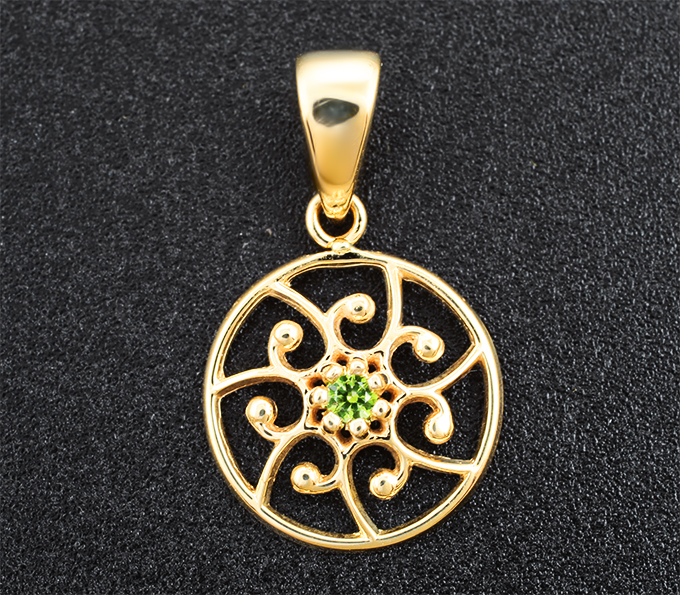 Золотой кулон с ярким уральским демантоидом 0,08 карата