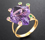 Золотое кольцо с чистейшим аметистом авторской огранки 12,91 карата, цаворитами гранатами и сапфирами Золото