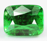 «Неоновый» цаворит редкой огранки 1,17 карата 