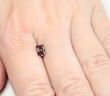 Гранат со сменой цвета 1,04 карата 