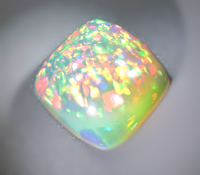 Крупный кристаллический эфиопский опал 5,46 карата