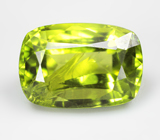 Крупный яркий перидот 7,97 карата 