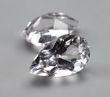 Пара данбуритов высокой чистоты 2,82 карата 