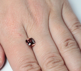 Оранжево-красный циркон высокой чистоты 2,4 карата 