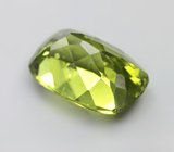 Перидот 5,76 карата 