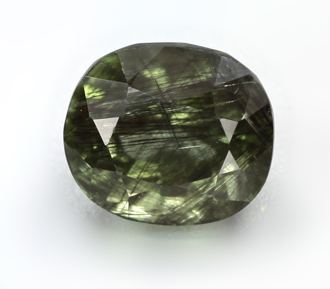 Перидот с включениями рутила 4,17 карата