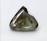 Перидот с включениями рутила 5,44 карата 