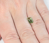 Перидот с включением рутила 1,89 карата 