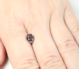 Гранат со сменой цвета 1,65 карата 