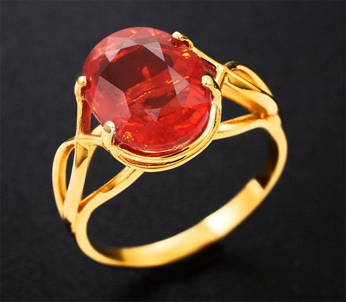 Золотое кольцо с чистейшим мексиканским «огненным» опалом 2,29 карата