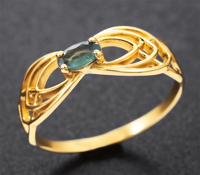 Золотое кольцо с насыщенным уральским александритом высокой чистоты 0,17 карата